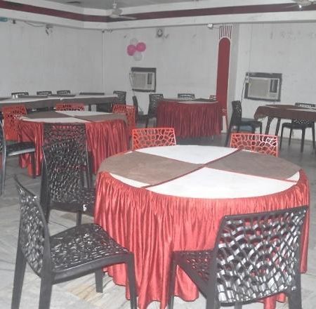 פאטנה Hotel Amit Inn מראה חיצוני תמונה